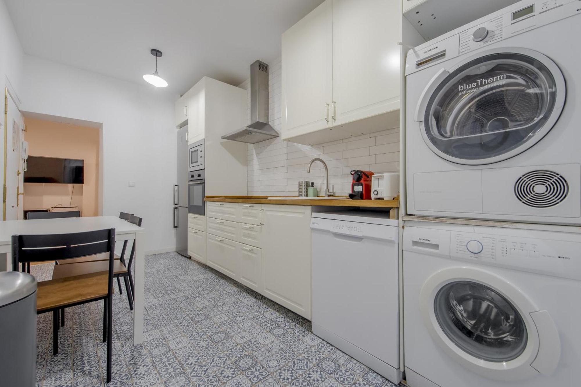 C-Cabeza Cool Apt Para 7 Al Lado De Tirso De Molina E1 Madrid Eksteriør bilde